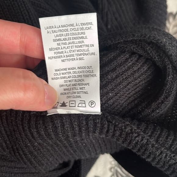 Reitmans oval neck sweater- size XS - Picture 8 of 8